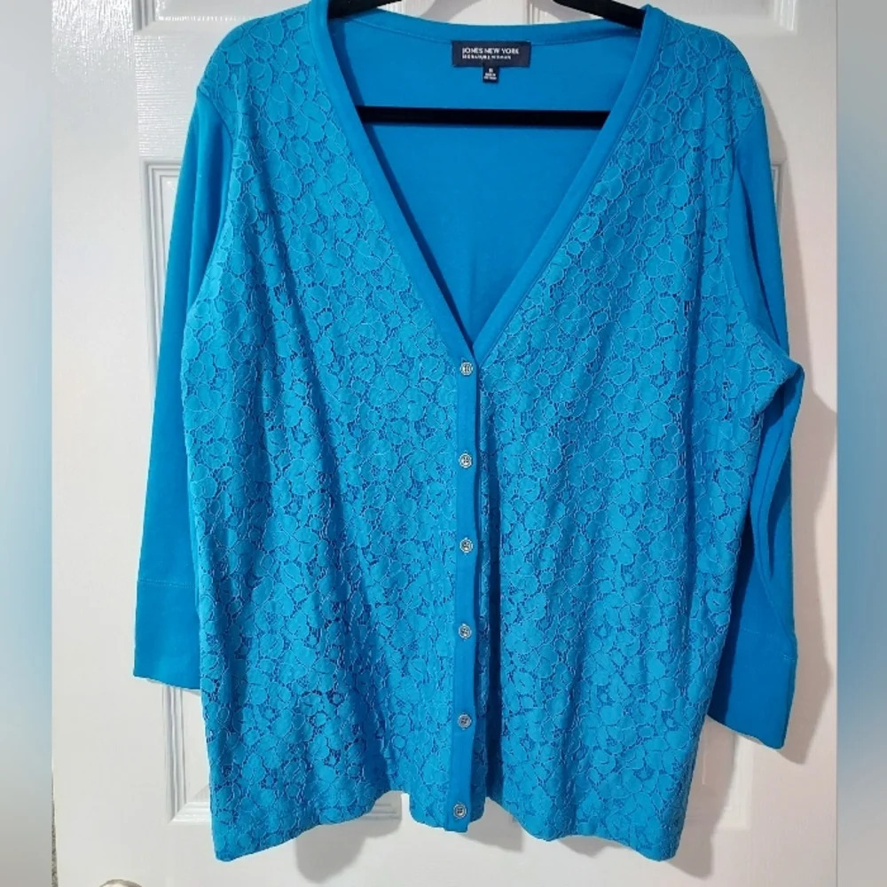 Jones New York Signature Woman Blue Lace and Button Front Cardigan in Size 1X
